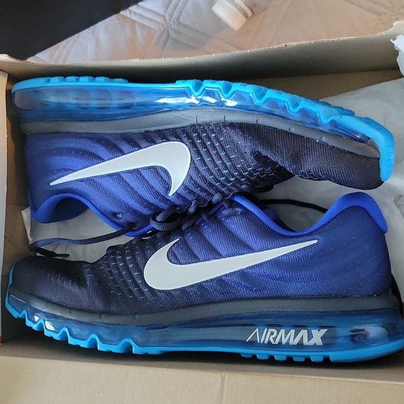 Nike Air Max mens running shoe - Picture 2 of 9